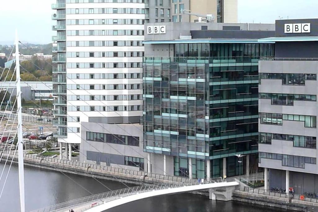 Appartamento Relaxing 1-Bed Flat In Salford With Street Parking Manchester Esterno foto